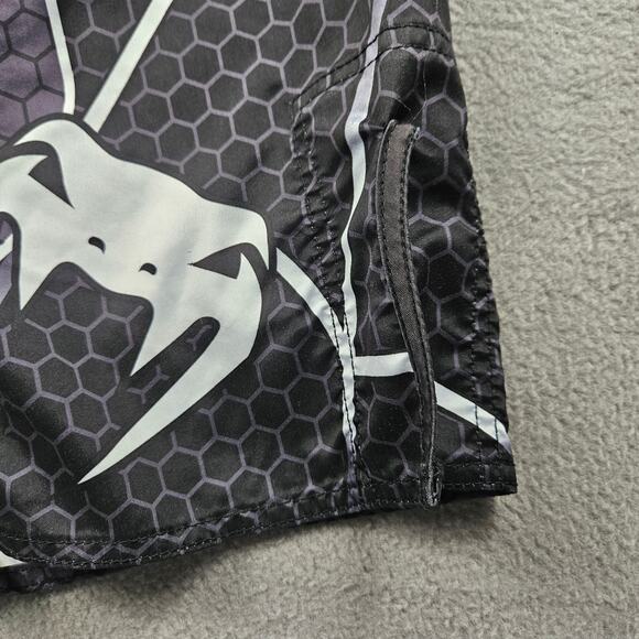 Venum Boxing Shorts Mens Medium Spider 2.0 Fightshorts Fighting Mui Tai - Picture 7 of 9